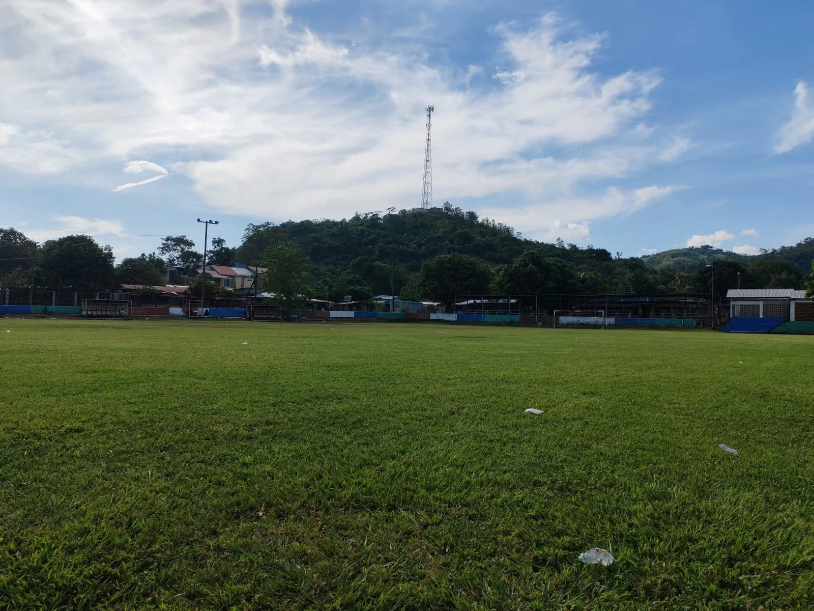 La cancha del Marañón abre de 4 a 9 PM para disfrutar en familia