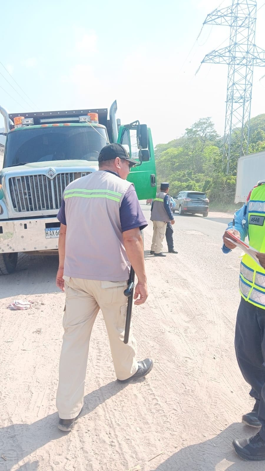Operativo contra trasporte pesado mal estacionado en El Calán